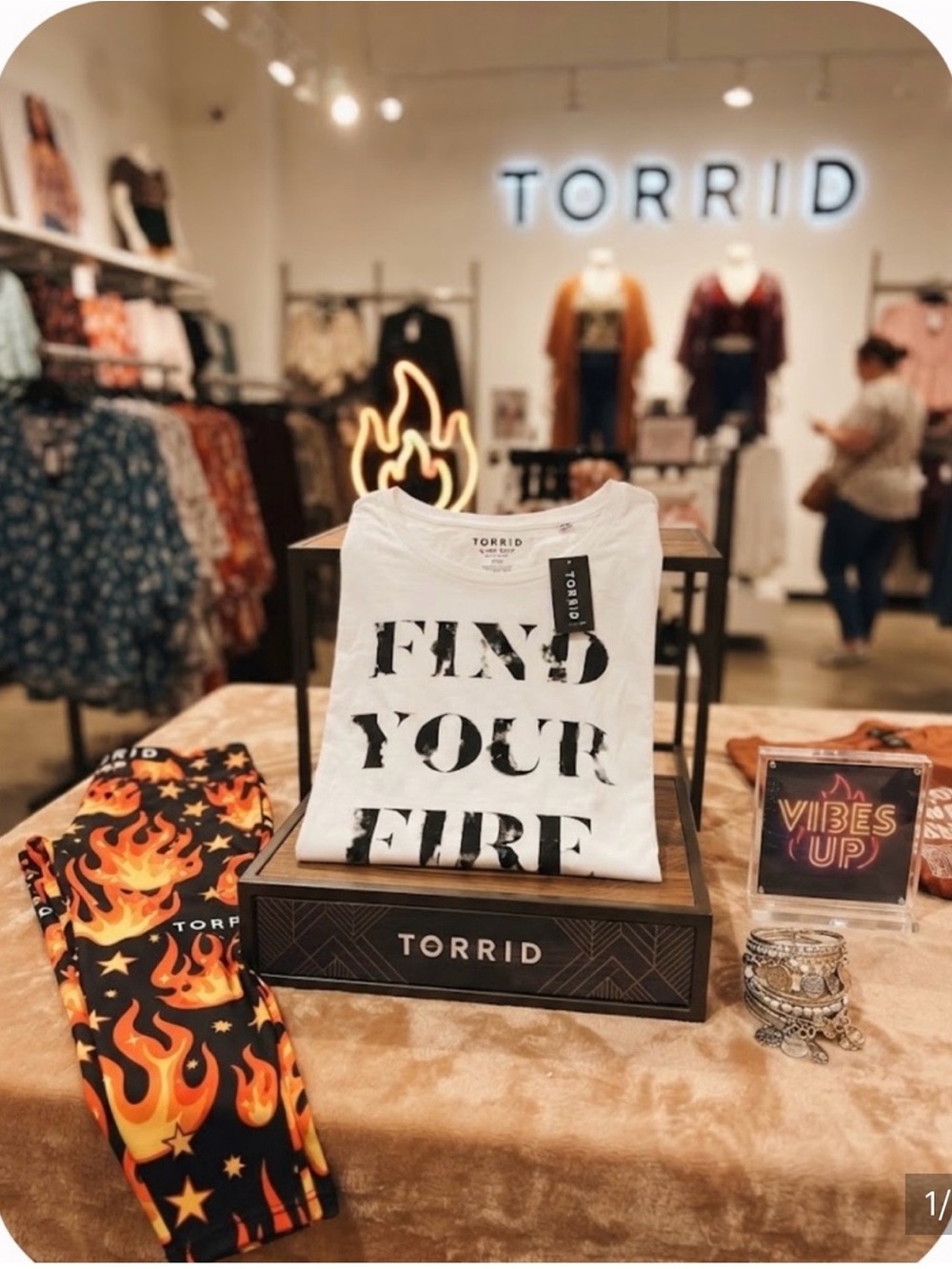 torrid NWT White Graphic 'Find Your Fire' Tee